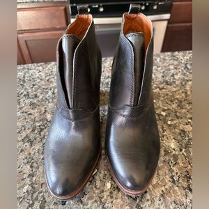 Size 11 Women’s Lucky Brand Boots